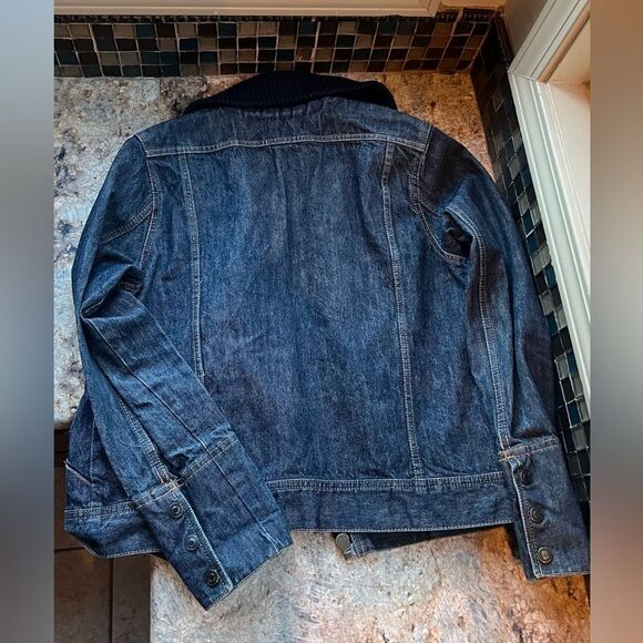 Gap Denim jacket with sweater accent - Picture 2 of 6